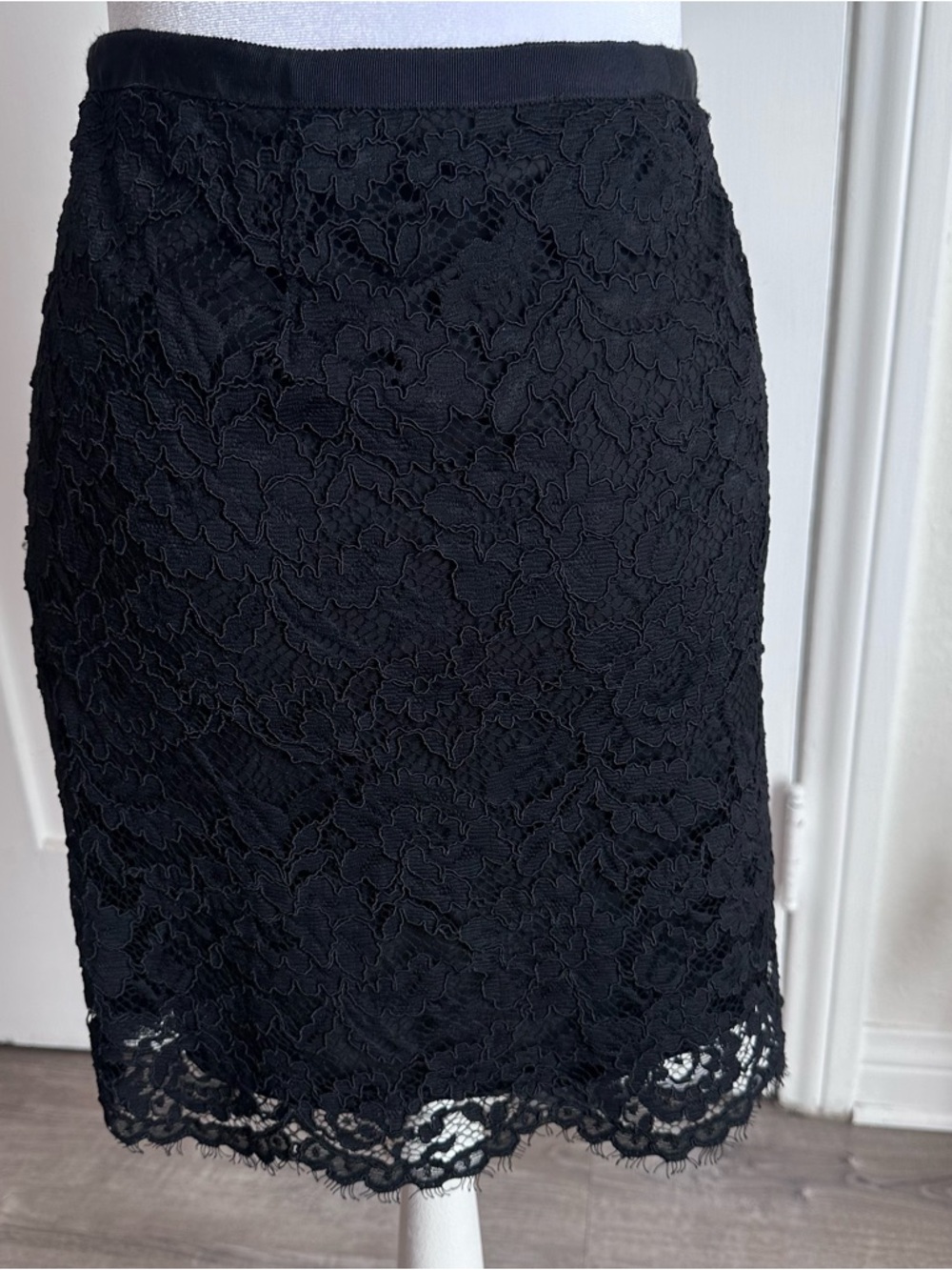 DKNY 90s Black Floral Lace Pencil Skirt Size 14